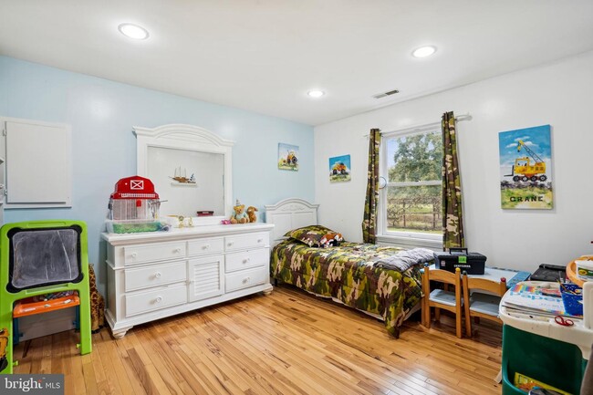 Building Photo - 26648 Arcadia Shores Rd