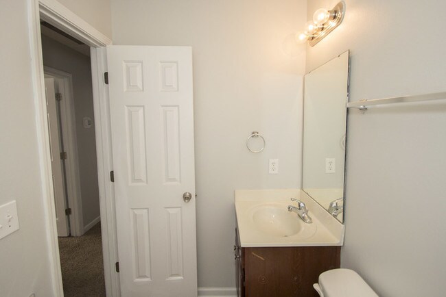 Building Photo - NOW Available! Schedule A Viewing TODAY!