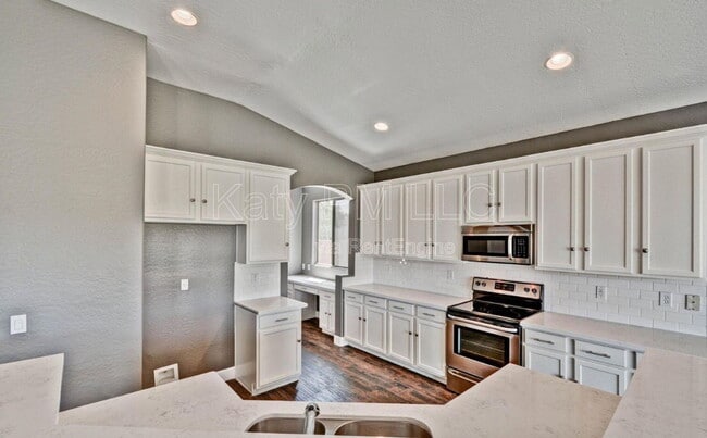 Foto del edificio - 14284 W Woodbridge Ave