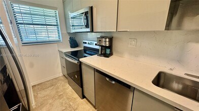 Building Photo - 5339 Treetops Dr