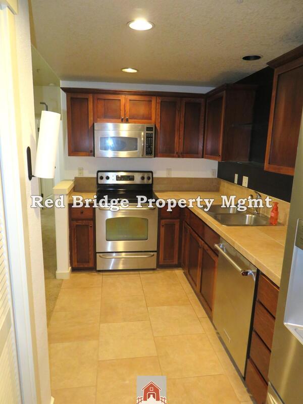 Building Photo - 740 NE Adwick Dr