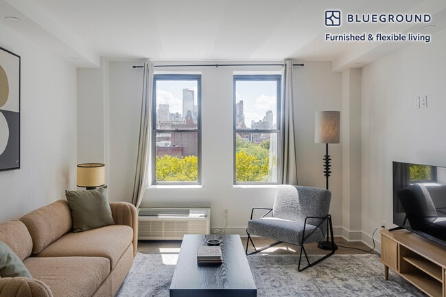 Building Photo - 45 W 81st St