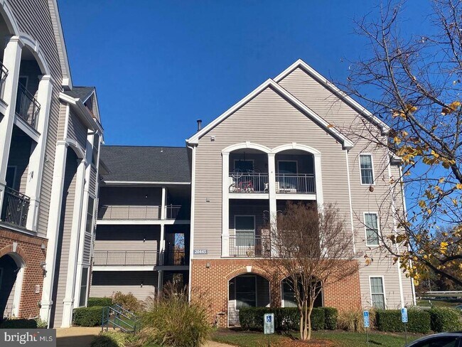 Foto del edificio - 20445 Chesapeake Square