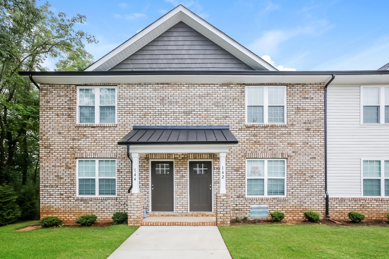 Primary Photo - 142 Rowan Street S, Granite Quarry, NC