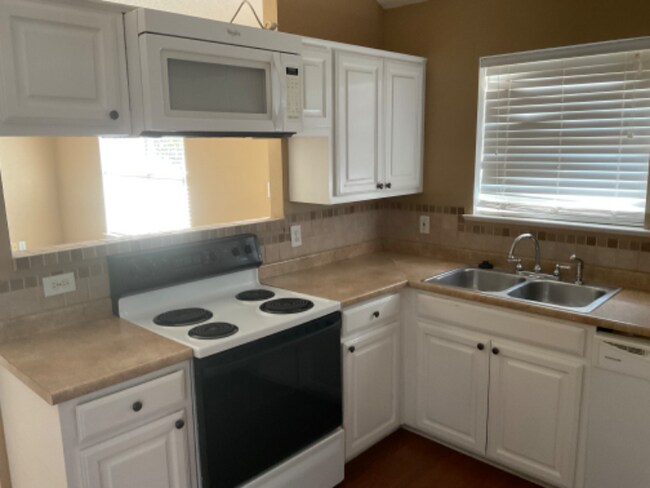Building Photo - 5107 Untalan St