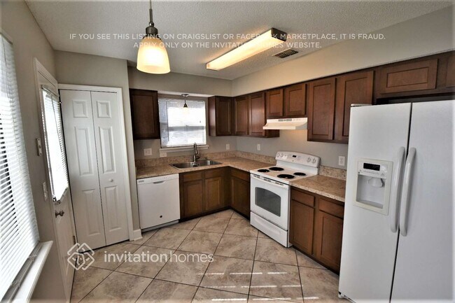 Foto del edificio - 8478 Wessex Ct