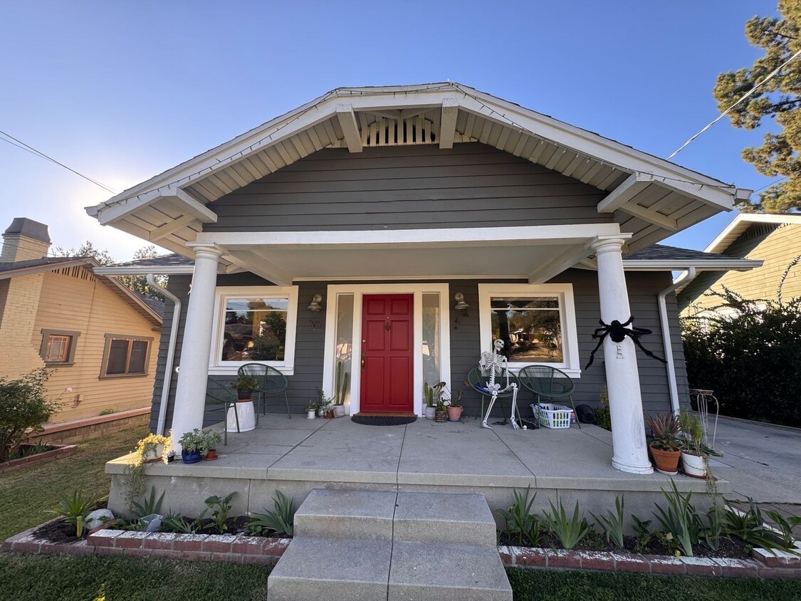 Foto principal - 1789 Walworth Ave