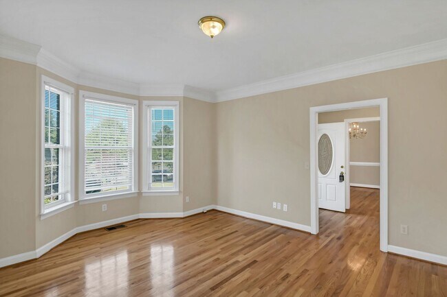 Building Photo - Charming 3-Bedroom Home with Potential 4th...