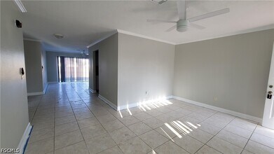 Building Photo - 4404 Santa Barbara Blvd S