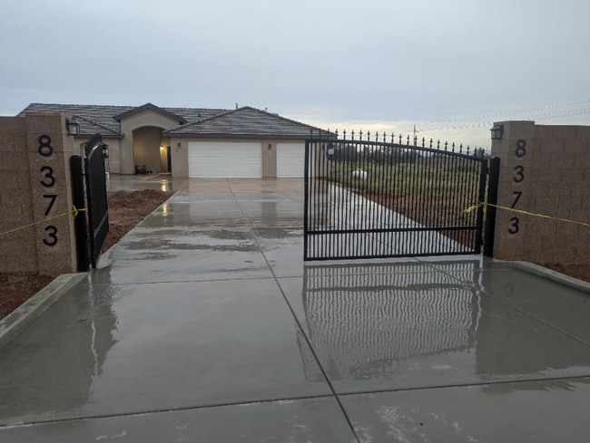 Building Photo - 8373 E Sunwing Ridge Dr