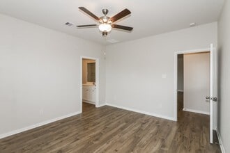 Building Photo - 401 San Miguel Crk Dr
