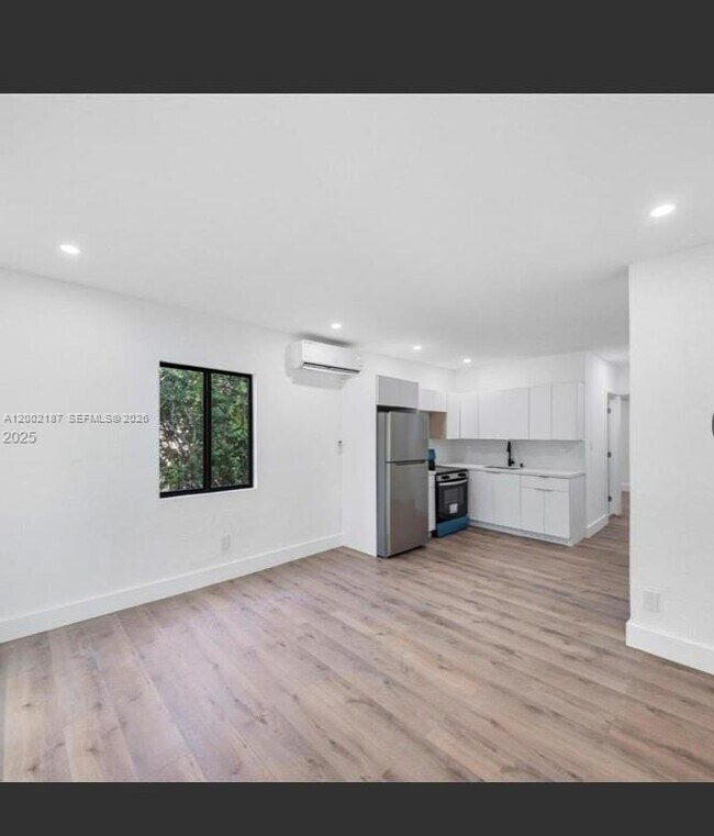 Foto del edificio - 6915 NW 4th Ct
