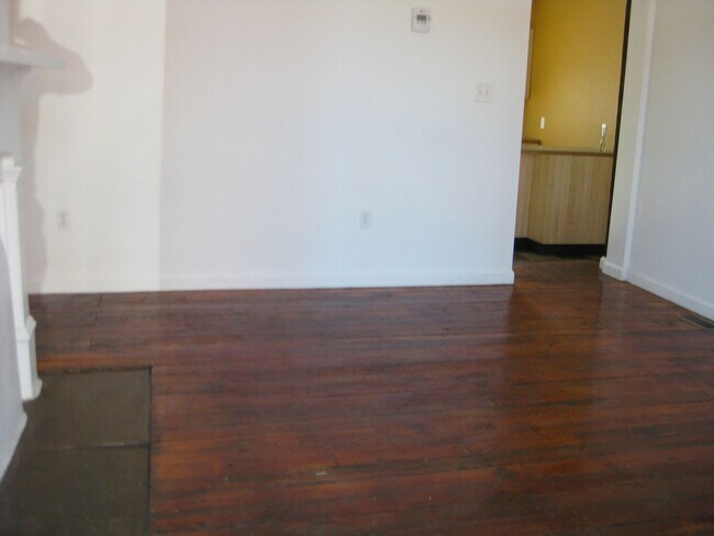 Building Photo - COOL BRICK HOUSE WITH BACKYARD ON QUIET ST...