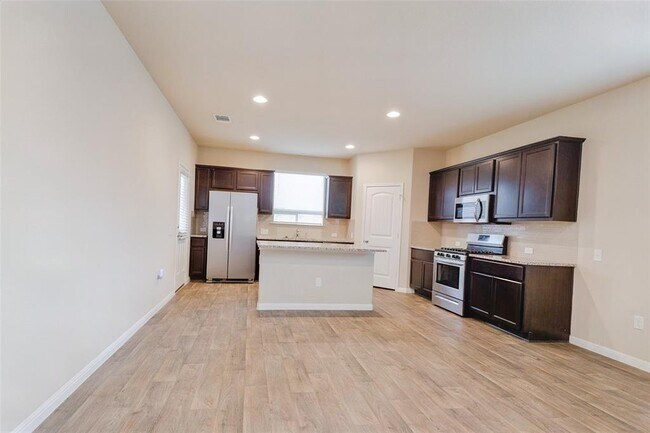 Building Photo - 1309 Anhalt Dr