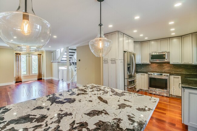 Foto del edificio - 392 W Ann Arbor Trail