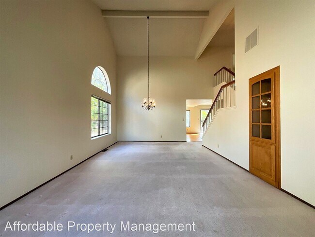 Building Photo - 4 br, 3 bath House - 44125 Glendora Drive