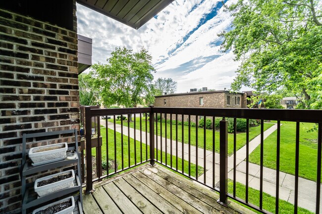 Foto del edificio - 1203 Pleasant Run Dr