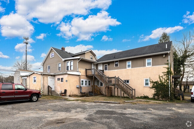 Foto del edificio - 17 Juliustown Rd