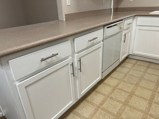 Foto del edificio - Henderson - 2 bedroom condo