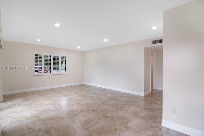 Building Photo - 7915 SW 86th St