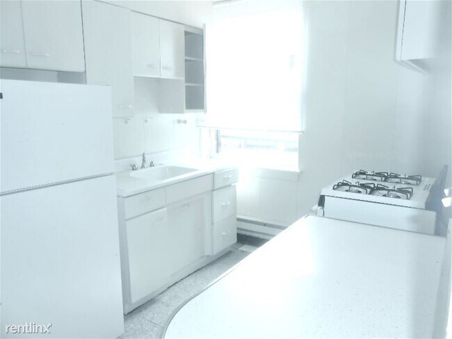 Building Photo - 1 br, 1 bath Apartment - 1313 Oak K3 Unit K3