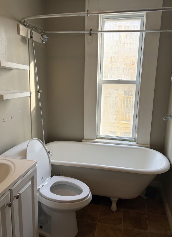 Building Photo - 221 Spruce St