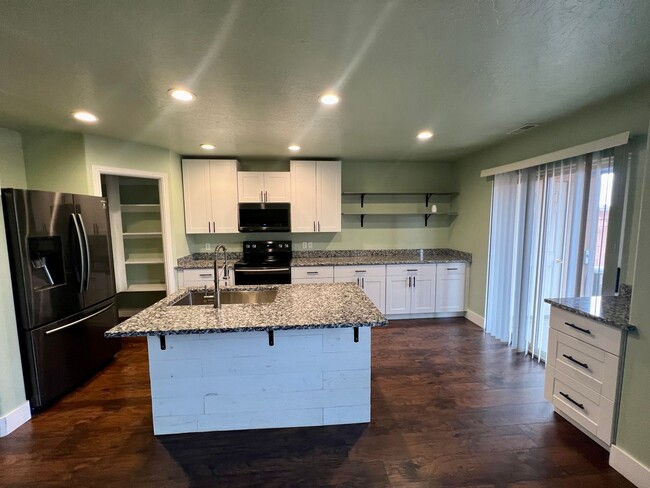 Foto del edificio - Hidden Valley Townhome