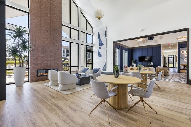 Foto del edificio - The Bower