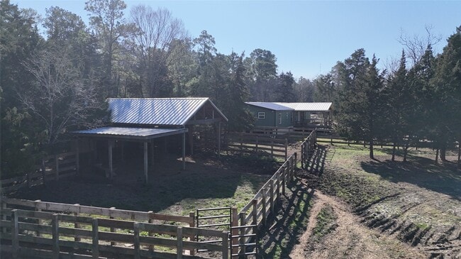 Building Photo - 10621 Parker Dr