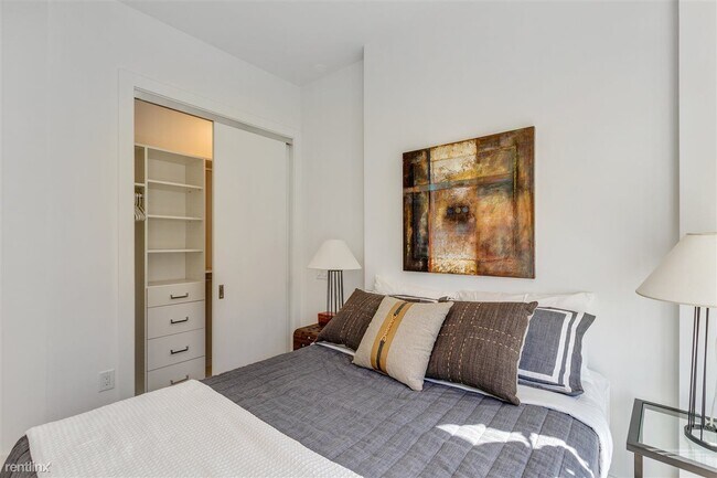 Foto del edificio - 1 br, 2 bath Condo - 332 Newark Ave