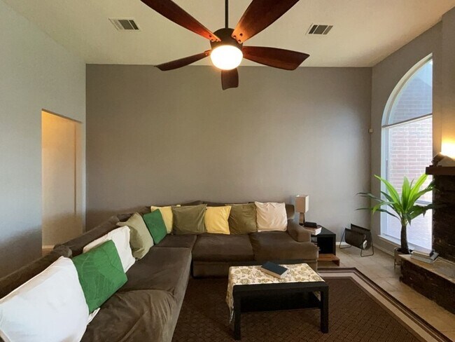 Foto del edificio - 2818 Pecan Meadow Dr