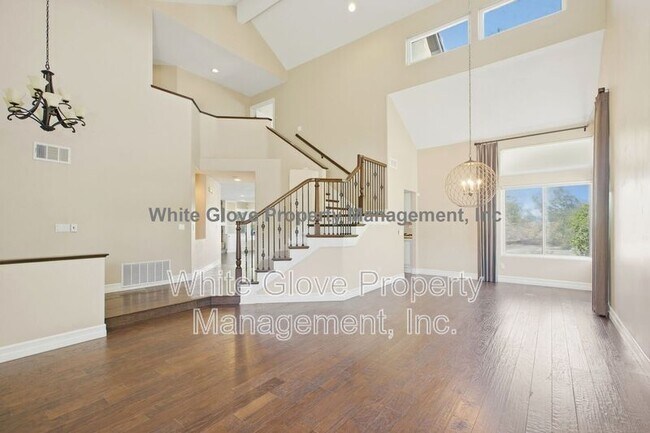Building Photo - 2704 N Vista Heights Ave