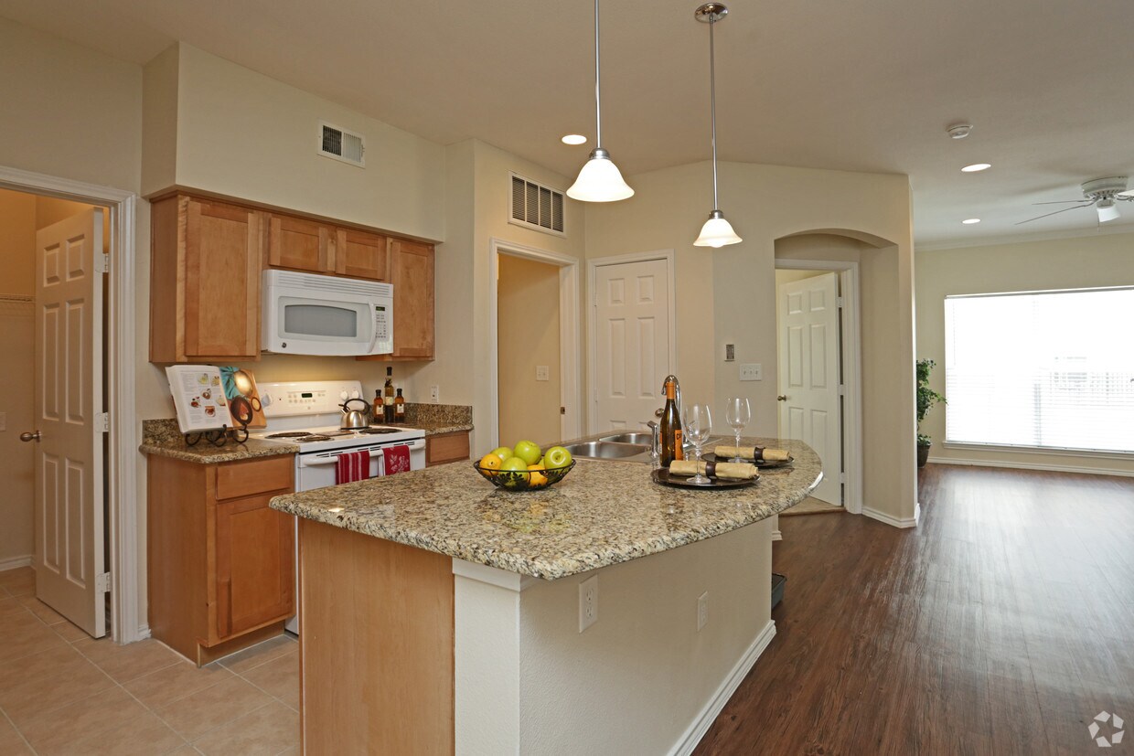 Spicewood Crossing Apartments in Carrollton, TX