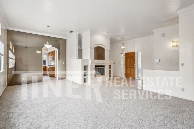 Building Photo - Large Home in Prime Location - Tier 3
