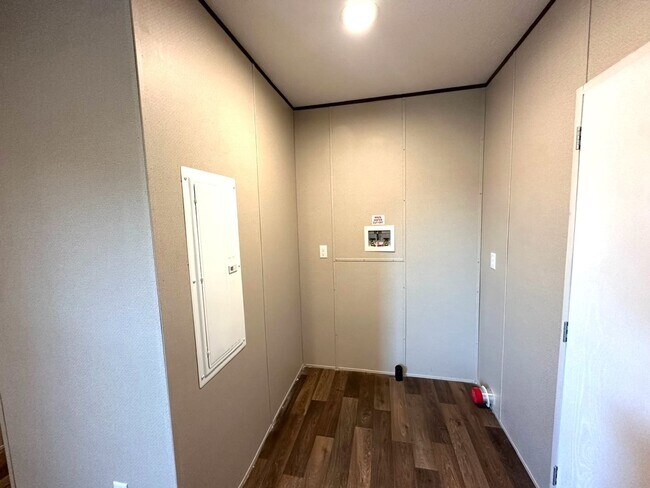 Foto del edificio - Brand new Efficiency 1 BR mobile home with large bonus room