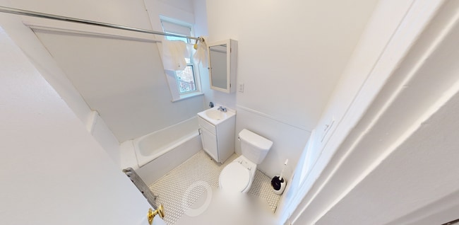 Building Photo - 116 Washington St