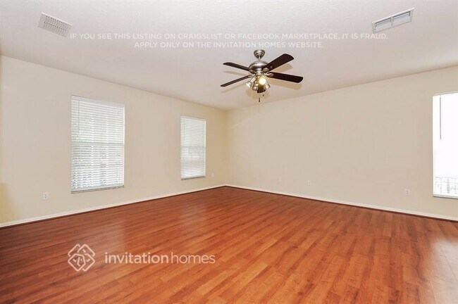 Foto del edificio - 5901 Grand Loneoak Ln