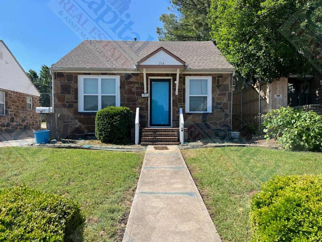 Charming 2 Bedroom - Charming 2 Bedroom