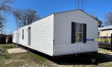 Building Photo - 4040 SW Military Dr