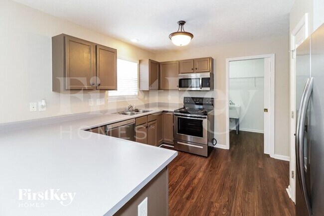 Foto del edificio - 83 Bayberry Ln