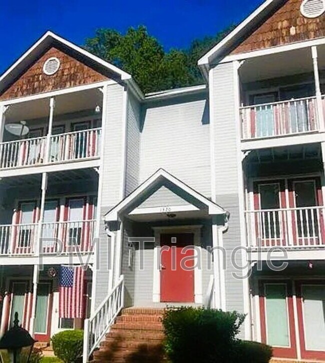 Building Photo - 1320 Park Glen Dr