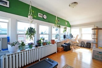 Building Photo - 1920 1st Ave S