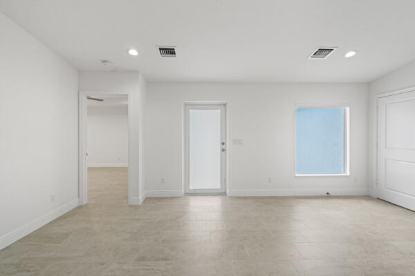 Foto del edificio - 5911 Seagrape Dr