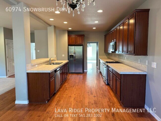 Building Photo - 60974 Snowbrush Dr