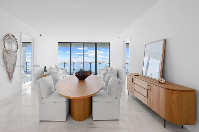 Foto del edificio - 700 NE 26th Terrace