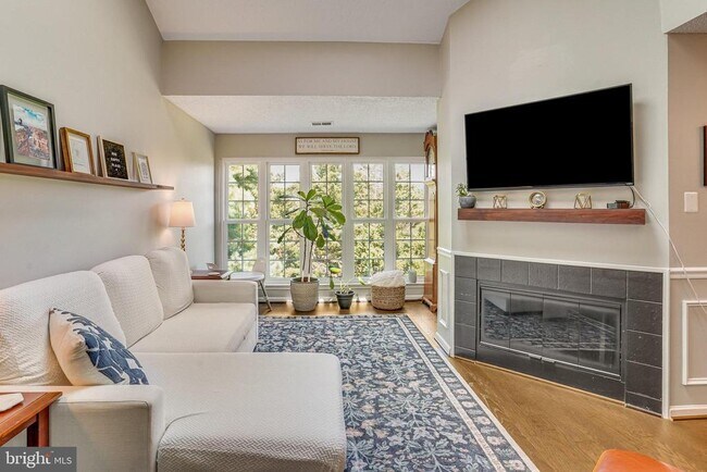 Building Photo - 12104 Greenway Ct