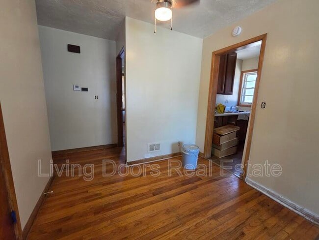 Building Photo - 1249 Dakota St