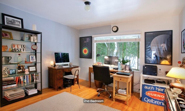 Building Photo - 1234 Havenhurst Dr