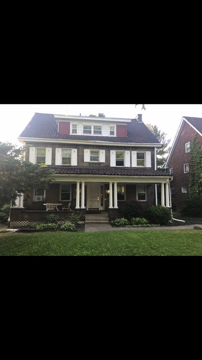 Photo - 5737 5th Ave Apartments