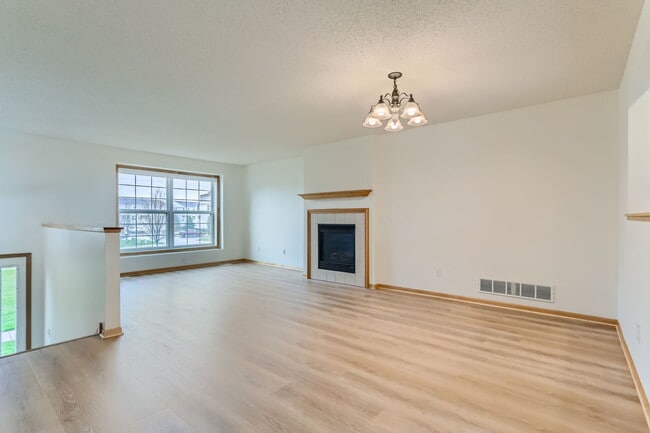 Building Photo - 15150 Fanning Dr N